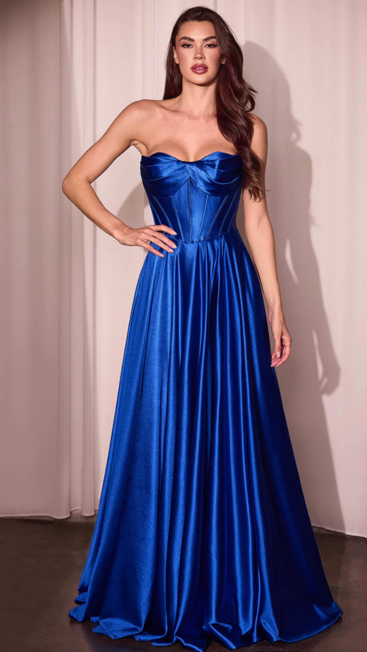 Vestido emilly azul royal tomara que caia cetim 