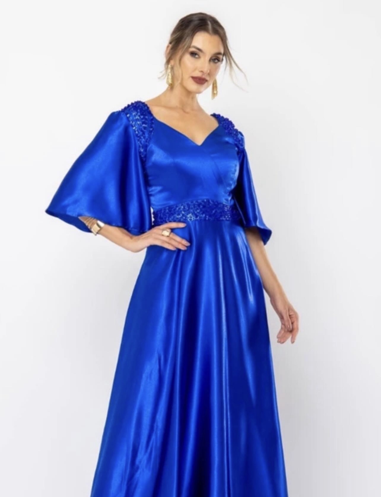 Vestido Vera mangas cetim  em pedras 