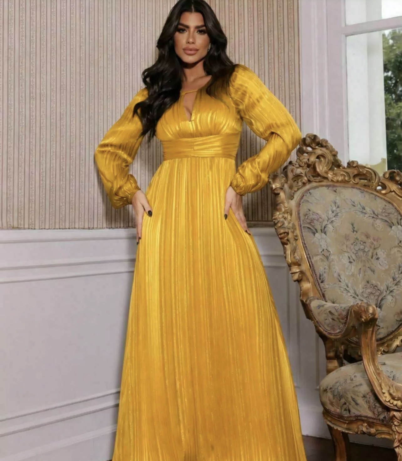 Vestido  com mangas mostarda 