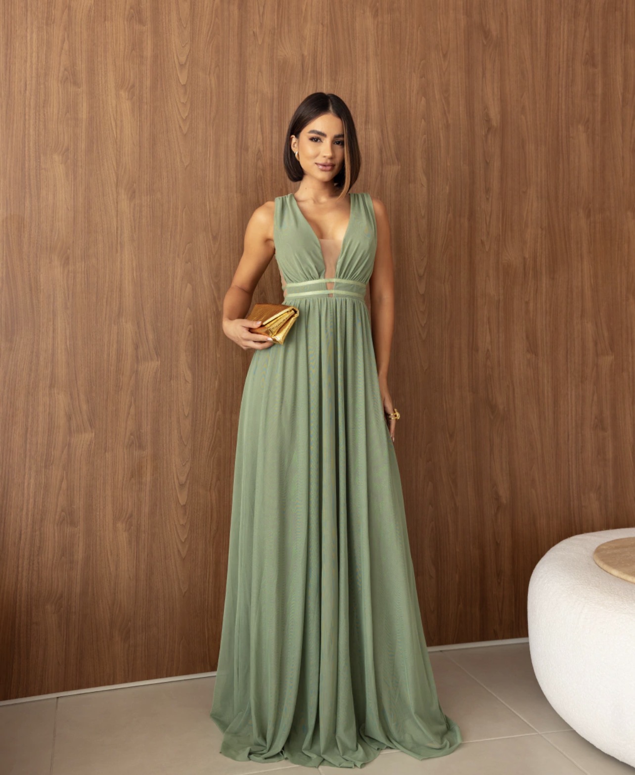 Vestido Longo Verde Sálvia com Decote Profundo M 