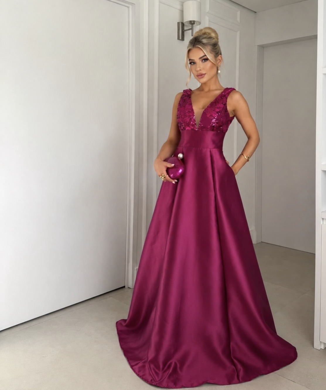 Vestido Longo Fúcsia Acetinado com Busto Bordado M 
