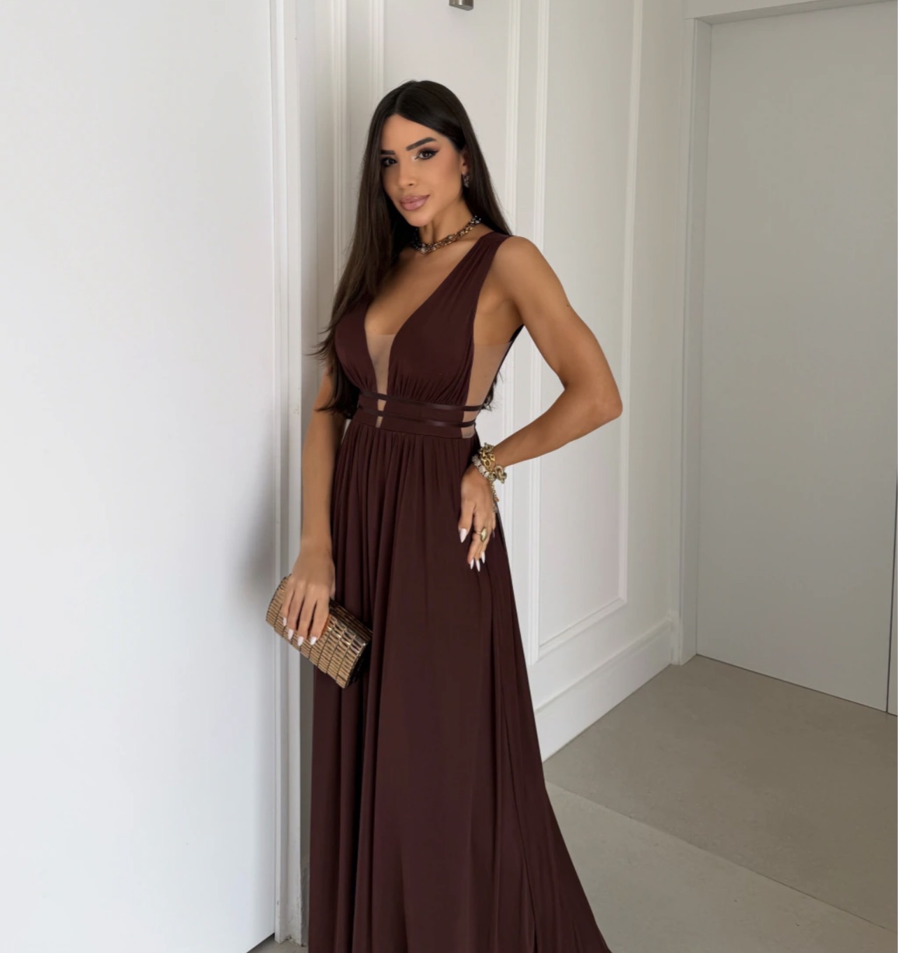Vestido Longo Marrom Chocolate com Decote Profundo M 