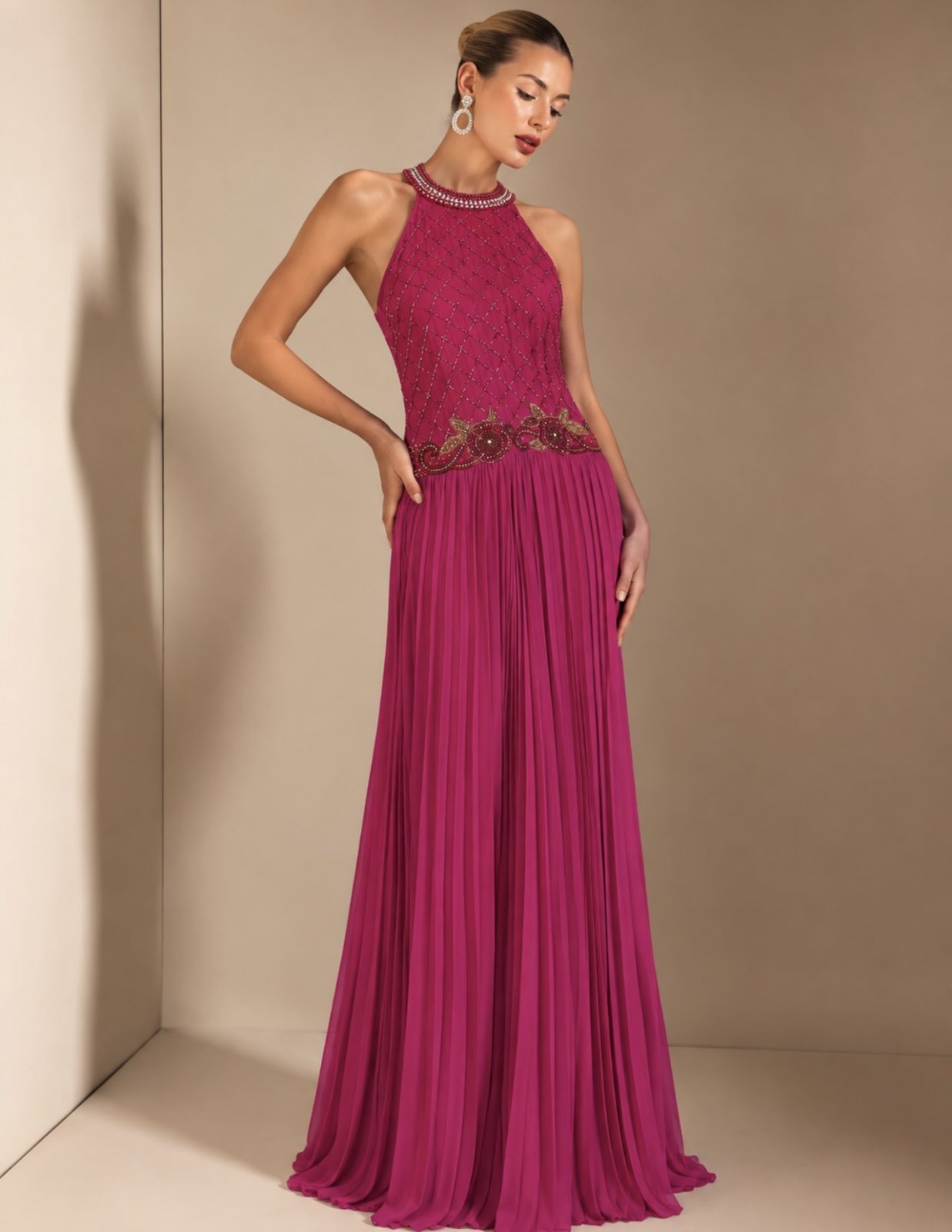 Vestido Fuscia plissado com decoração 