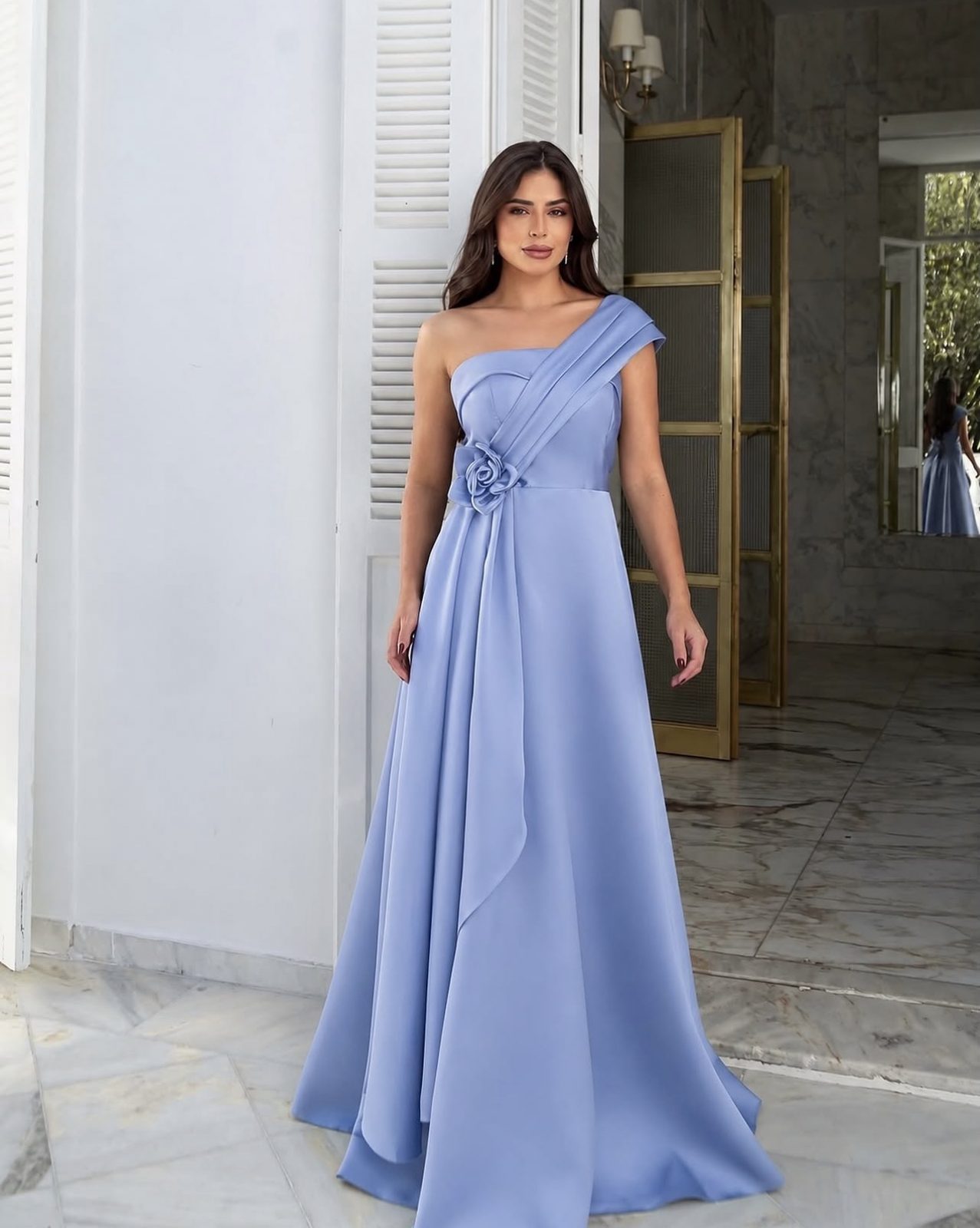 Vestido azul serenity ombro  único flor 